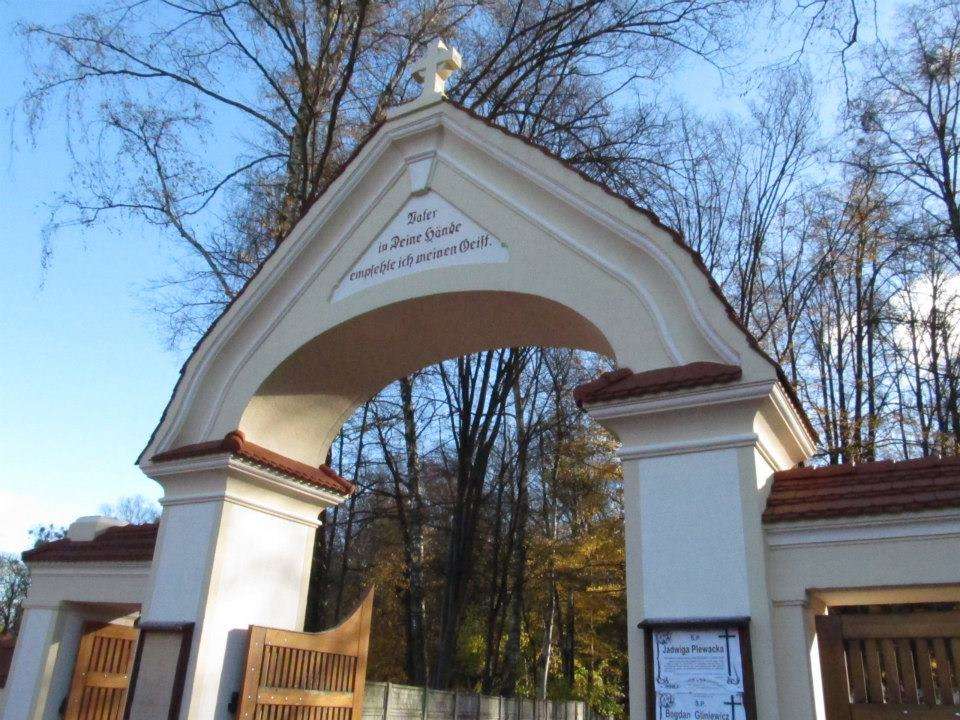 Brama na lidzbarski cmentarz