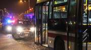Zablokował drzwi autobusu, by chronić matkę z dzieckiem