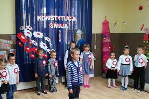 Przedszkolaki uczciły Święto Konstytucji 3 Maja