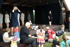 Festiwal pod Brzozą i teatry na trawie w Bartągu