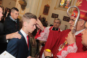 Arcybiskup Józef Górzyński udzielił sakramentu bierzmowania