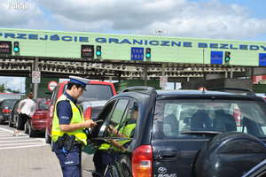 Kampania "Łapki na kierownicę” na przejściu granicznym w Bezledach