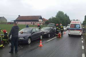 Trzy samochody zderzyły się na drodze przed Bartoszycami. Tego dnia zdarzeń drogowych było więcej