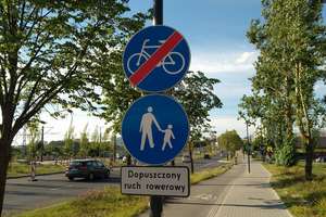 Co ze znakami dla rowerzystów przy Sikorskiego w Olsztynie? 