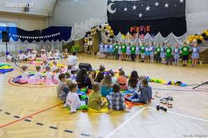 Radosna i Kolorowa zabawa na Przedszkolnym Pikniku Rodzinnym w Narzymiu [zdjęcia]