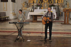 Duet Laudans z Białorusi wystąpił w kościele w Bisztynku