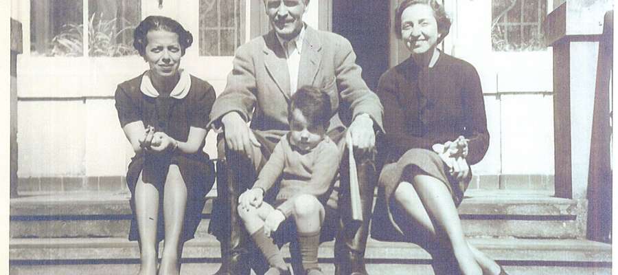 Od lewej: Greczynka – przyjaciółka małżeństwa Krahmer, dr Hans-Jürgen Krahmer (na kolanach syn Peter, ur. 1934 r. w Drulitach), jego żona Anna z domu Protopapadakis, córka premiera Grecji Petrosa Emanuela Protopapadakisa