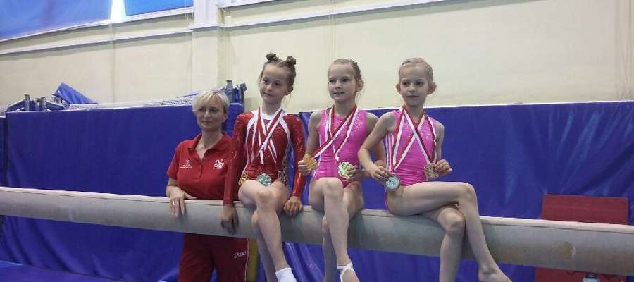 Młode gimnastyczki UKS SMS Olsztyn