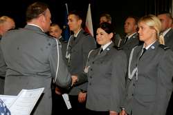 Awanse i odznaczenia na Święto Policji. Padły obietnice budowy nowej komendy