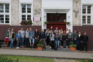 Studenci remontują dom samotnej matki w Olsztynie. Budynek odzyska blask 