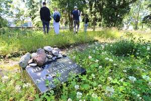 Zarośnięty cmentarz w Olsztynie został w końcu uporządkowany. Potrzebna była interwencja