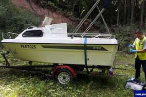 Ukradli łódź wartą 50 tys. zł i schowali w lesie. Dla żartu ... 