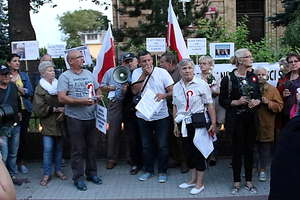 Protest  przeciwko zmianom w sądownictwie i polityce PiS