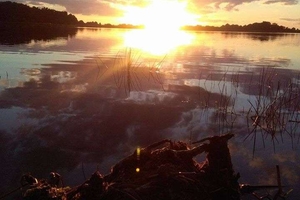 Zdjęcie Tygodnia. Zachodzące słońce nad jeziorem Kinkajmy