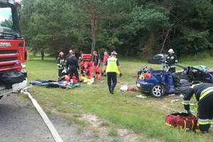 Wypadek na "szesnastce" koło Ostródy. Jedna osoba zginęła