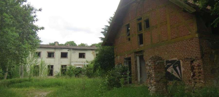 Jeszcze kilkanaście lat temu we wszystkich kątach rozbrzmiewał tu żeglarski gwar
