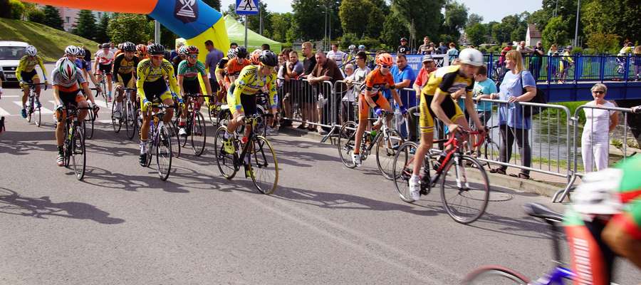 W kolarskim kryterium ulicznym w Bartoszycach wystartowało 145 zawodników z Polski i zza granicy.