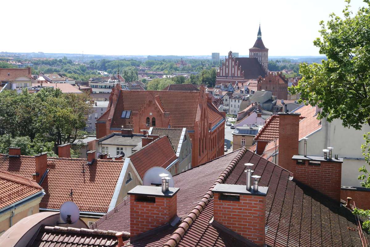 Starówka

Olsztyn - Widok na stare miasto z kamienicy przy ulicy Skłodowskiej.