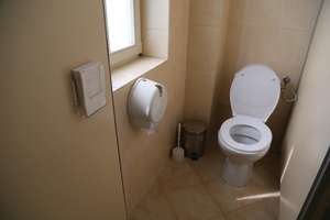Toalety publiczne w Olsztynie. Która z nich jest najlepsza i czy w ogóle można mówić o dobrych? [FILM]