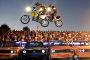 Ryk silników na stadionie Stomilu. Już w piątek w Olsztynie Stunt Show Speedway!