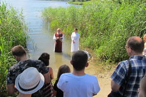 Chrzest w jeziorze Wielochowskim