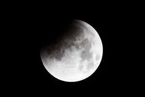 Dzisiaj wieczorem możemy obserwować zaćmienie Księżyca