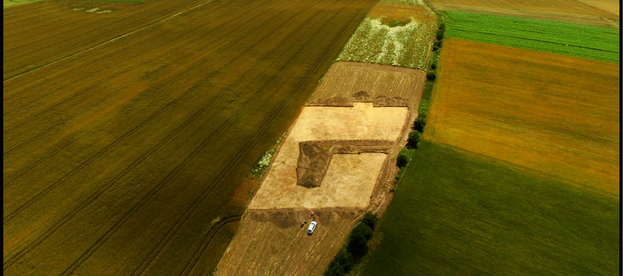 Teren wykopalisk na polach w Krzemieniewie.