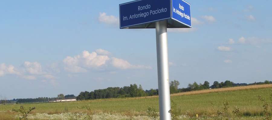 Od 14 czerwca jedno z najważniejszych rond w miejscowości Raczki w pow. suwalskim nosi imię Antoniego Paciorko