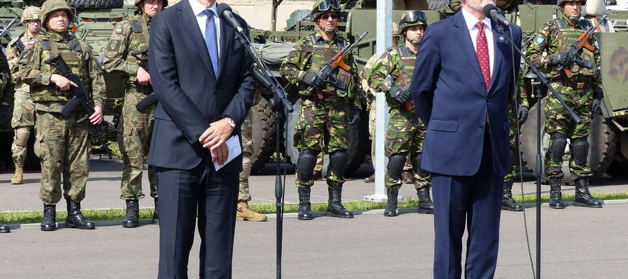 (z lewej) Jens Stoltenberg, szef NATO oraz Antoni Macierewicz, minister obrony narodowej