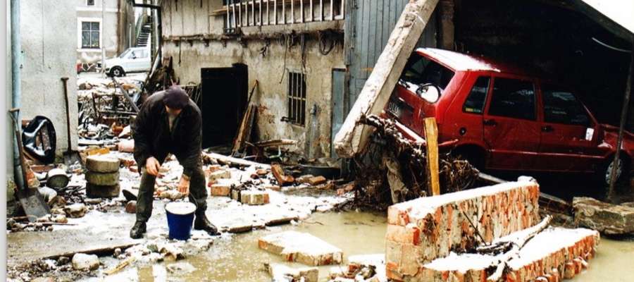 Powódź z 2000 roku pochłonęła trzy życia i spowodowała ogromne straty materialne