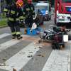 Kierowca bmw potrącił motocyklistę. Wypadek na skrzyżowaniu Łęczyckiej i Rawskiej [zdjęcia]