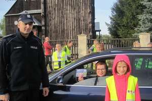 Wspólny patrol – kontrole drogowe prowadzone przez policjantów i uczniów ze szkół z terenu gminy Rybno