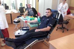 W Komendzie Powiatowej Policji w Braniewie polała się krew 