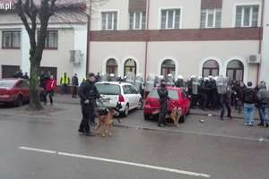 Rusza proces uczestników zamieszek pod barem z kebabem w Ełku