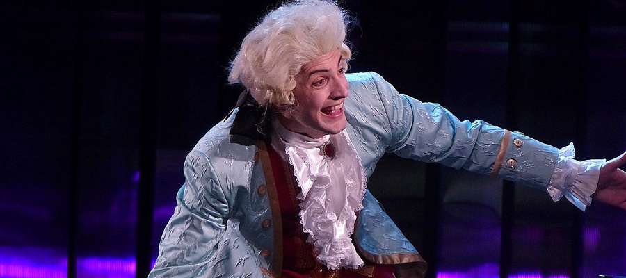 W główną rolę Amadeusza Mozarta wciela się Piotr Boratyński