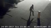 Uszkodził cztery szlabany, nagrała go kamera. Czy go rozpoznajesz? [film]
