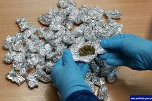 24-latek w posiadaniu 100 gramów marihuany