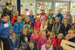 Wizyta uczniów z Zajączkowa w kinie i bibliotece w Lubawie 