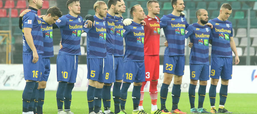 Olsztyńscy piłkarze jeszcze mogą zakończyć ten rok na całkiem przyzwoitym miejscu w I lidze. Muszą tylko powygrywać co się da (a będzie tego aż cztery mecze) na swoim terenie