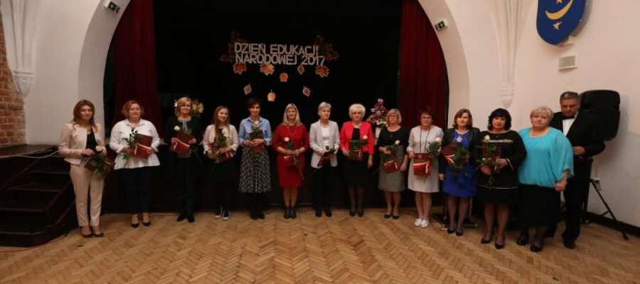 Nauczyciele, którzy otrzymali nagrodę burmistrza