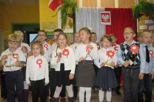 Apel z okazji Święta Niepodległości w Szkole Podstawowej w Zajączkowie