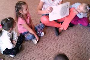 Czytanie dzieciom w Małych Odkrywcach