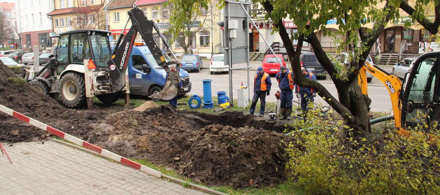 Usuwanie awarii wodociągu na ul. Olsztyńskiej w Giżycku