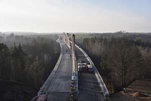 Most na obwodnicy Ostródy przeszedł próbę. Przejechało po nim 30 ciężarówek z ładunkiem 1200 ton. 