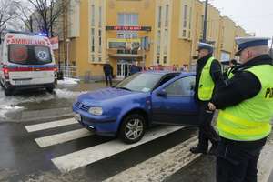 Młoda kobieta potrącona na przejściu dla pieszych w centrum Olsztyna