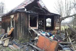 Tragiczny pożar w Janowie. Zginęły dwie osoby