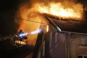 Strażacki tydzień: Zwłoki w mieszkaniu na Jagiellończyka, pożar domu w Jakubowie Kisielickim i pijany kierowca, który zasnął w aucie