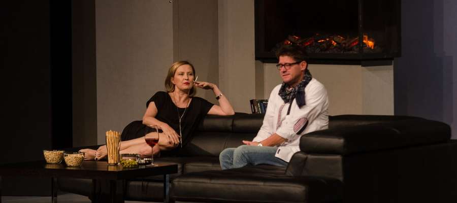 W spektaklu grają m.in. Izabela Kuna oraz Wojciech Malajkat, który jest jednocześnie reżyserem sztuki.