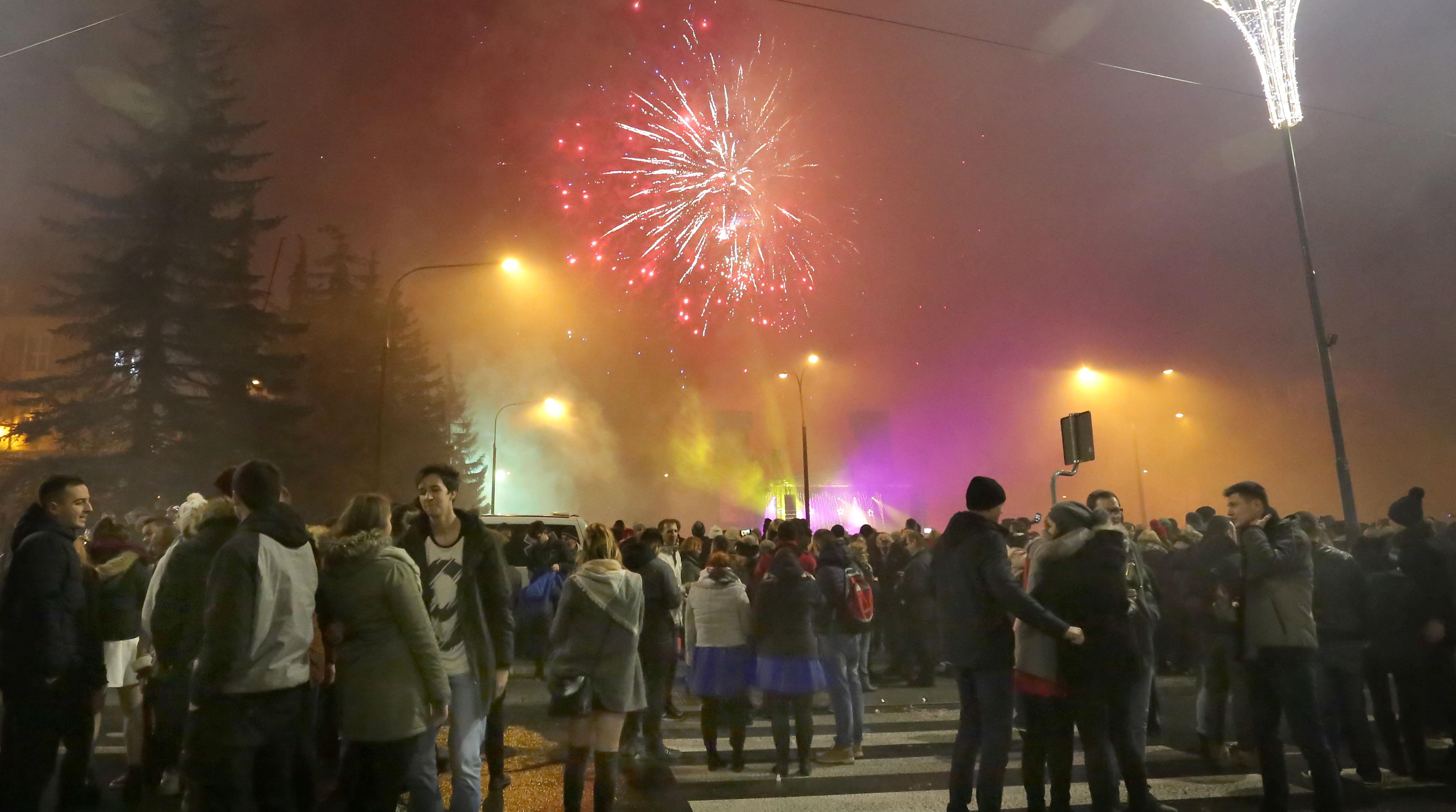 Sylwester 2017-2018

Olsztyn-przywitanie Nowego Roku w mieście, koncert,pokaz sztucznych ogni.