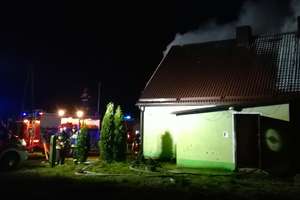 Nocny pożar domu mieszkalnego w Gryźlinach